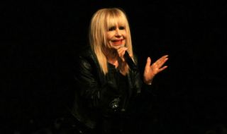 Лили Иванова изглежда изумително на 82 г. (СНИМКА)