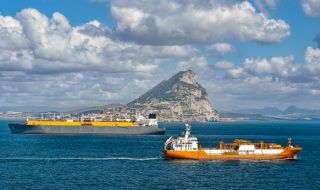 Румънец преплува Гибралтарския проток