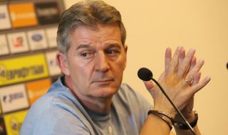 Костадинов: Идеята е треньорът на младежите да поеме мъжкия национален отбор