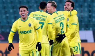 Лудогорец започва да преследва Левски от "Надежда"