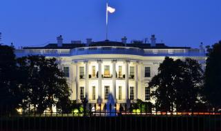 Мъж паркира пред Белия дом. Арестуваха го