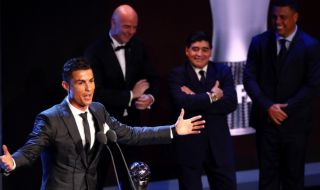Роналдо разплака света с думите си за Марадона