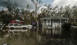 След потопа зад Океана! Луизиана се готви за месец без ток след Айда (ВИДЕО)
