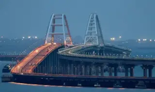 Временно затвориха Кримския мост за движение
