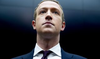 Марк Зукърбърг в защита на Фейсбук