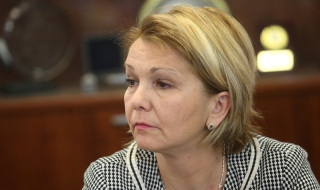 Бившата шефка на ДКЕВР нямала диплома за висше