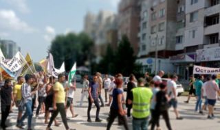 В Силистра отново протестираха срещу затварянето на граничния пункт за камиони