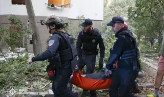 Днепър под обстрел: един убит и 28 ранени при атака с дронове