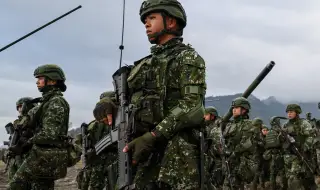 Десетки китайски военни самолети са приближили Тайван