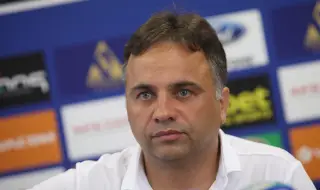 Николай Митов остава треньор на Септември София и в Първа лига