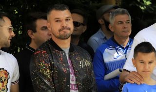 Валери Божинов засили слуховете за Мартин Камбуров в Локомотив Пд