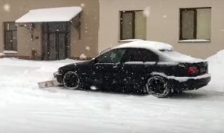Виждали ли сте BMW снегорин? (Видео)