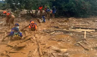 Над 320 души загинаха в резултат на проливните дъждове в югоизточна Азия (СНИМКИ)