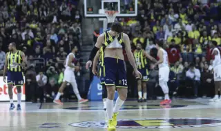 Шампионът Фенербахче с драматична победа при гостуването на Панатинайкос в Евролигата