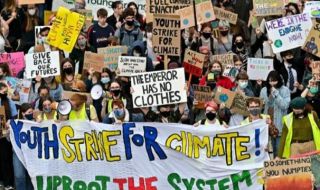 Протест на хиляди млади хора в Глазгоу съпътства конференцията за климата
