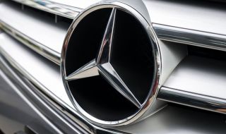 Mercedes отново „отряза“ руснаците