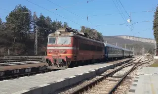 Пътници пострадаха при влаков инцидент край Трявна