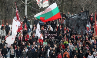 „Титан“ сдава властта на Гриша Ганчев
