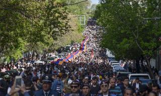 Армения се насочва към избори след бурята