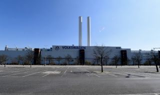 Какво става със завода на Volkswagen