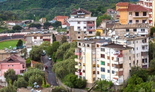 За пръв път от 2010 г. поскъпване на имотите в Тирана