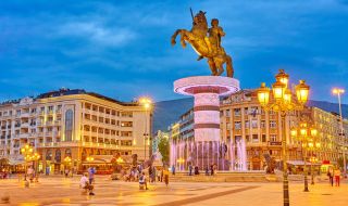 Заради българите в Конституцията: Партиите в Северна Македония се изпокараха 