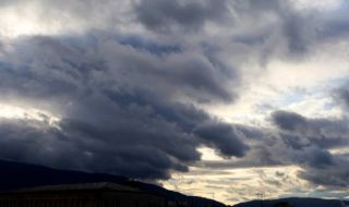 Времето днес, прогноза за вторник, 15 август: Валежи, температурите падат леко