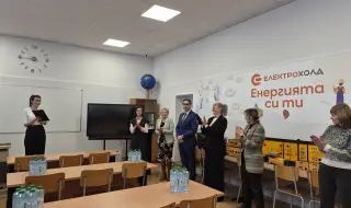 Електрохолд оборудва пети учебен кабинет по електротехника в Западна България