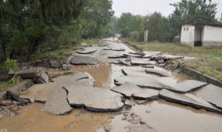 Бедствено положение в три села в Сатовча заради свлачища