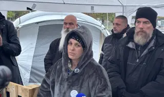 Откараха в белградска болница обявилата гладна стачка пред Скупщината Диана Хърка