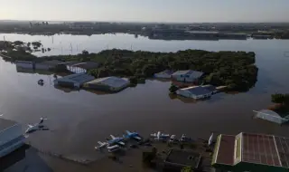 The death toll from the floods in southern Brazil has reached 100 