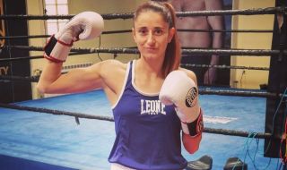 Свирепа българка отказа с ръста си турска шампионка по кикбокс