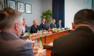 В Абу Даби продължава тристранката за мир в Украйна ВИДЕО