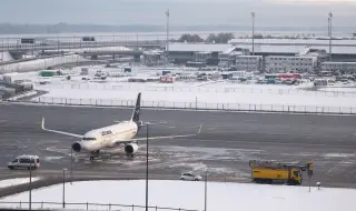 Екстремно време в Германия: сняг, поледици и отменени полети