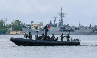 Китай демонстрира военна сила в Тайванския проток със симулирани атаки