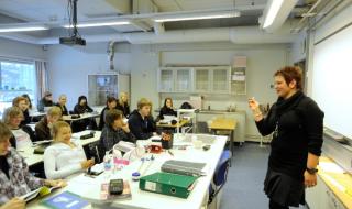 Финландия връща учениците в клас
