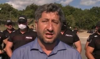 Полицията не допусна протеста на Христо Иванов до "Росенец", напрежението се покачва