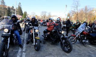 300 мотористи откриха рокерския сезон в Бургас