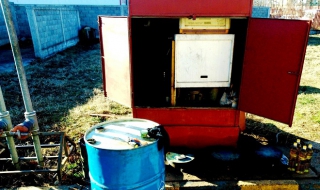 Откриха нелегална колонка за гориво в легална бензиностанция