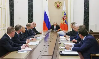Путин между враждуващите фракции в Кремъл: война ли ще избере или мир