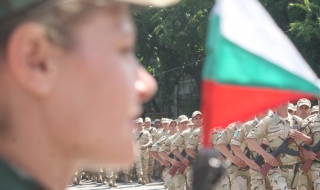 Над 400 наши военнослужещи се завърнаха от Афганистан