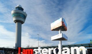 Амстердам не иска туристи, които идват само заради канабиса