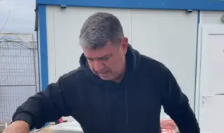 Собственикът на Берое - Ернан Банато изненада футболистите с барбекю след ключова победа - ВИДЕО