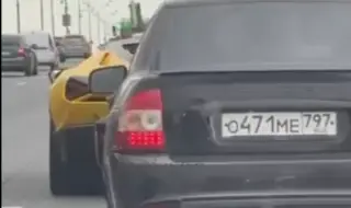 Таксиджия продава Lada-та си след като блъсна Lamborghini Revuelto