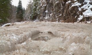 Обещаха цялостен ремонт на пътя до родопското село Лилково
