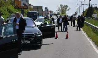 Екшън край Хасково: Простреляха мъж след гонка с луксозни коли