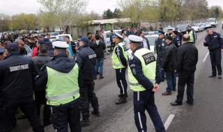 Бежанци протестираха след посещението на Малмстрьом