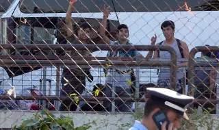 Процедурата е в ход! Испания бърза да легализира стотици хиляди мигранти