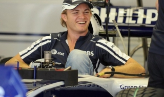 Розберг с пол-позишън в Китай, Фетел се провали