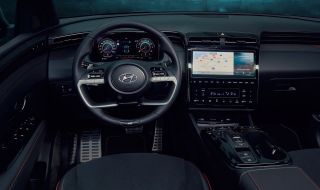 Hyundai патентова волан с екран в средата